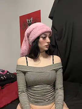 Snapshot of Pinkfairyy chatting on December 2024 07:54:01 AM Pinkfairyy online show from December 2024 07:54:01 AM