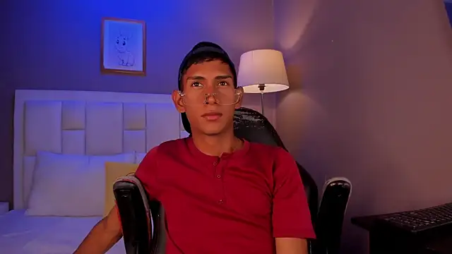 Nick Collins18 online show from April 2026 09:43:01 PM