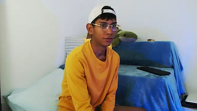 Nick Collins18 online show from October 2025 08:17:02 PM