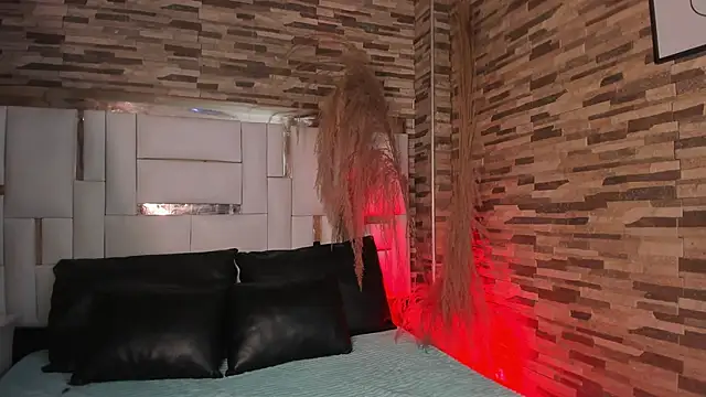 Nick Collins18 online show from November 2025 09:59:01 PM