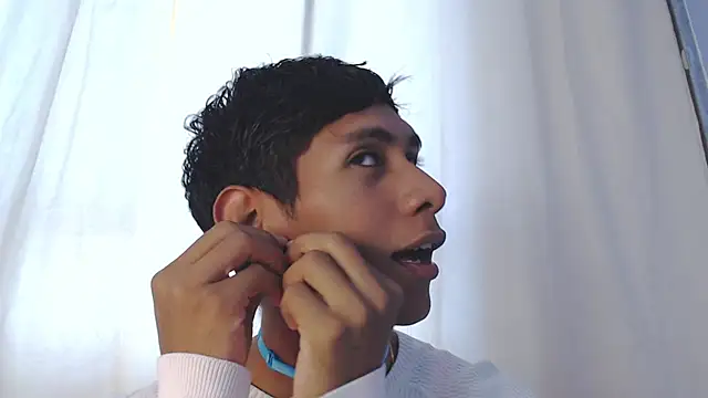 Nick Collins18 online show from November 2025 05:12:01 PM