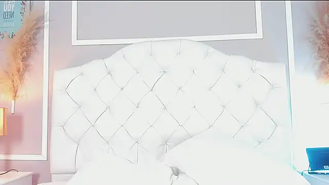 evelyn evony online show from February 2025 06:45:02 AM