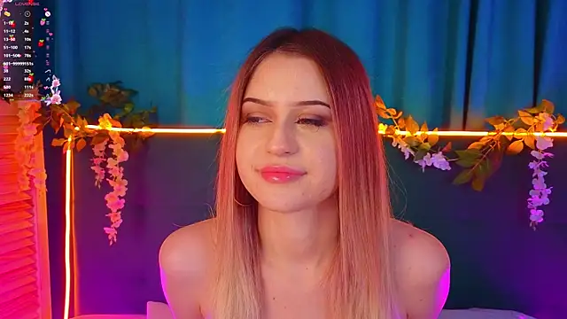 Snapshot of AlinaWalters chatting on November 2025 08:08:02 PM AlinaWalters online show from November 2025 08:08:02 PM