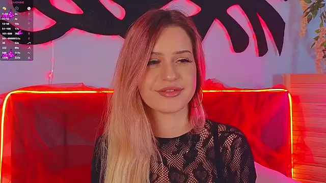 Snapshot of AlinaWalters chatting on October 2025 09:16:01 PM AlinaWalters online show from October 2025 09:16:01 PM