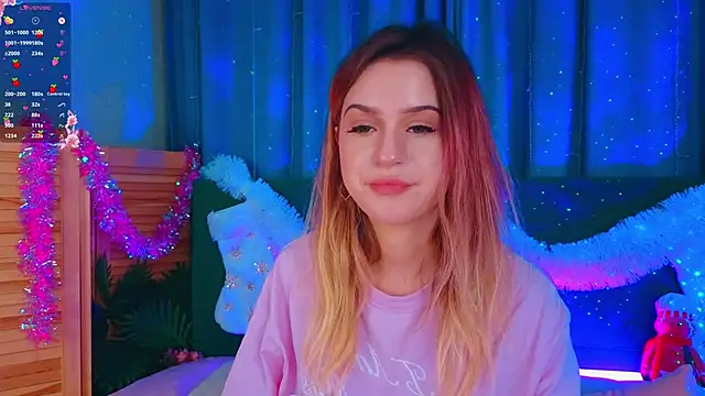 Snapshot of AlinaWalters chatting on January 2026 08:35:01 PM AlinaWalters online show from January 2026 08:35:01 PM