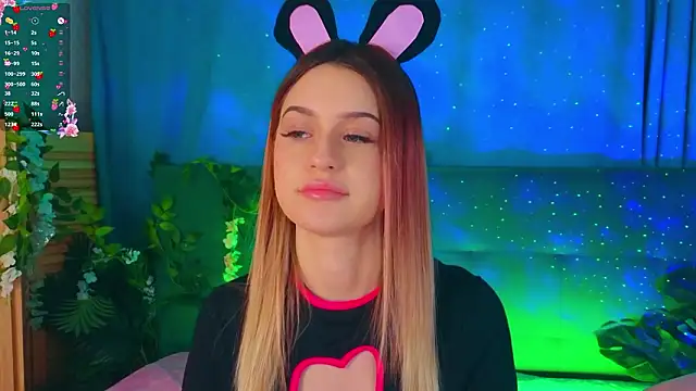 Snapshot of AlinaWalters chatting on February 2026 08:41:01 PM AlinaWalters online show from February 2026 08:41:01 PM