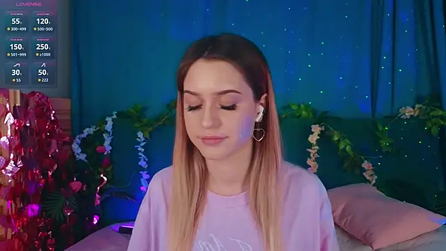 Snapshot of AlinaWalters chatting on March 2026 08:49:02 PM AlinaWalters online show from March 2026 08:49:02 PM