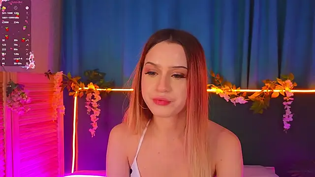 Snapshot of AlinaWalters chatting on November 2025 09:04:02 PM AlinaWalters online show from November 2025 09:04:02 PM