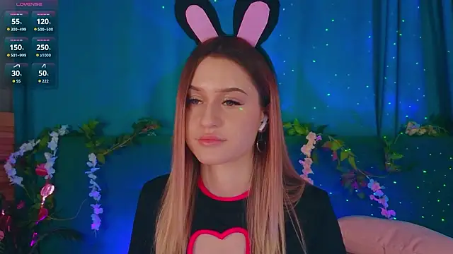 Snapshot of AlinaWalters chatting on February 2026 08:19:02 PM AlinaWalters online show from February 2026 08:19:02 PM