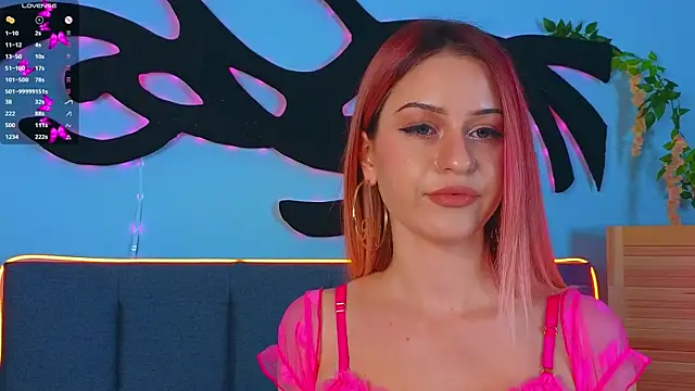 Snapshot of AlinaWalters chatting on September 2025 08:36:02 PM AlinaWalters online show from September 2025 08:36:02 PM