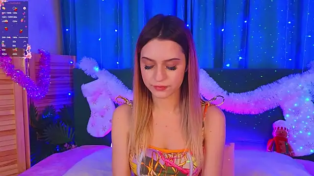 Snapshot of AlinaWalters chatting on January 2026 08:36:02 PM AlinaWalters online show from January 2026 08:36:02 PM