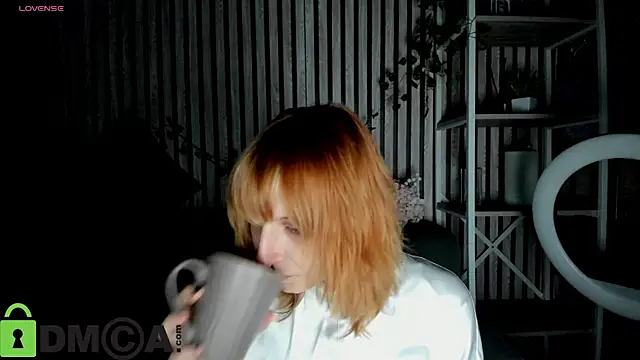 Snapshot of Little_Chips chatting on June 2026 05:18:02 PM Little Chips online show from June 2026 05:18:02 PM