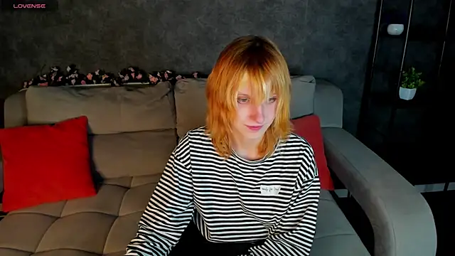 Snapshot of Little_Chips chatting on April 2026 05:30:01 PM Little Chips online show from April 2026 05:30:01 PM