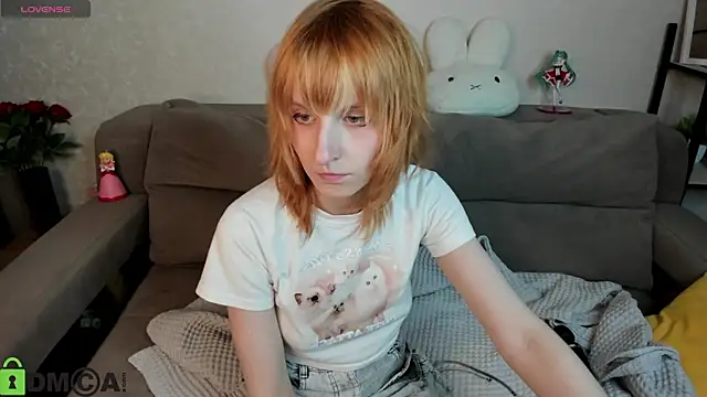 Snapshot of Little_Chips chatting on June 2026 05:23:02 PM Little Chips online show from June 2026 05:23:02 PM