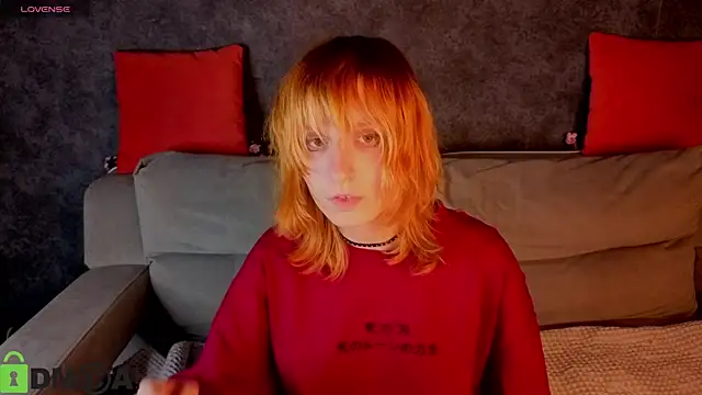 Snapshot of Little_Chips chatting on May 2026 05:26:02 PM Little Chips online show from May 2026 05:26:02 PM