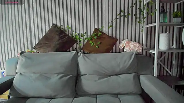 Snapshot of Little_Chips chatting on May 2026 05:20:02 PM Little Chips online show from May 2026 05:20:02 PM