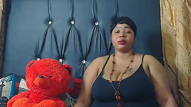 Snapshot of HUMONGUOUSTITSS chatting on September 2025 03:47:02 PM HUMONGUOUSTITSS online show from September 2025 03:47:02 PM