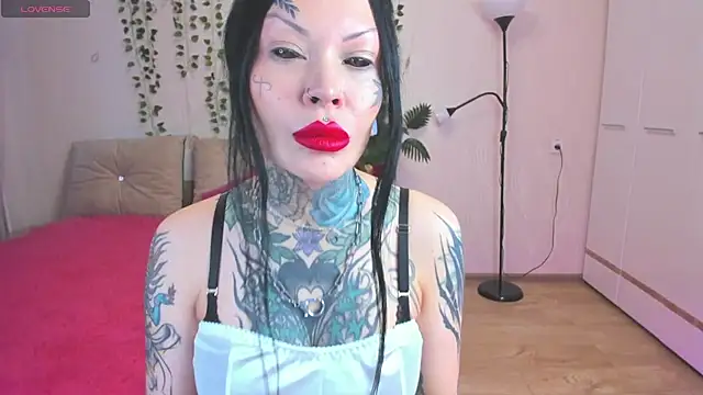 Megan Black Moon online show from November 2025 04:01:01 AM