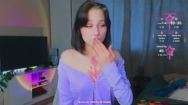 Snapshot of MaryRace chatting on September 2025 12:11:02 PM MaryRace online show from September 2025 12:11:02 PM