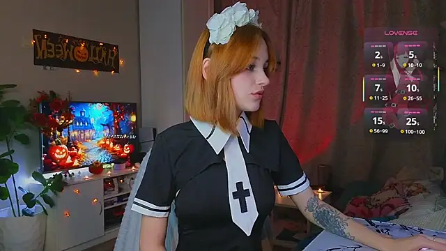 Snapshot of MaryRace chatting on October 2025 12:13:02 PM MaryRace online show from October 2025 12:13:02 PM