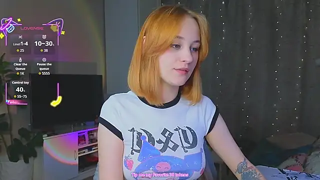 Snapshot of MaryRace chatting on November 2025 12:05:02 PM MaryRace online show from November 2025 12:05:02 PM