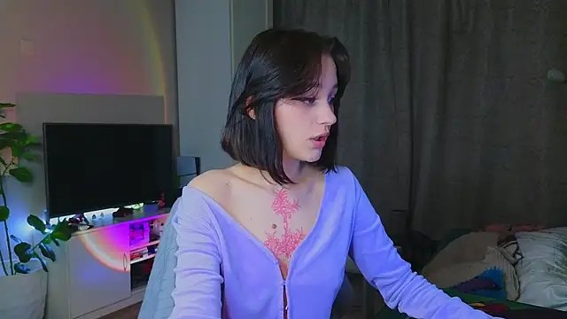 Snapshot of MaryRace chatting on October 2025 12:18:01 PM MaryRace online show from October 2025 12:18:01 PM