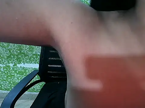 cutie-pie8 online show from December 2025 07:37:01 PM