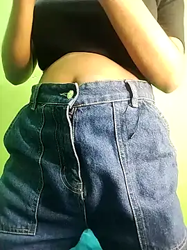 Snapshot of Queen-Amelia chatting on December 2024 09:06:02 AM Queen-Amelia online show from December 2024 09:06:02 AM