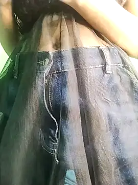 Snapshot of Queen-Amelia chatting on December 2024 08:49:01 AM Queen-Amelia online show from December 2024 08:49:01 AM