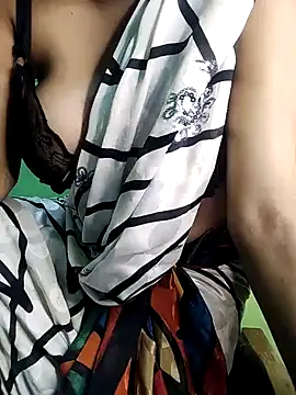 Snapshot of Queen-Amelia chatting on December 2024 08:31:02 AM Queen-Amelia online show from December 2024 08:31:02 AM