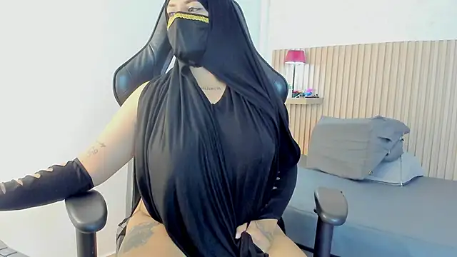 zully 01 online show from May 2026 12:14:01 PM