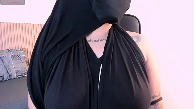 zully 01 online show from April 2026 12:18:02 PM