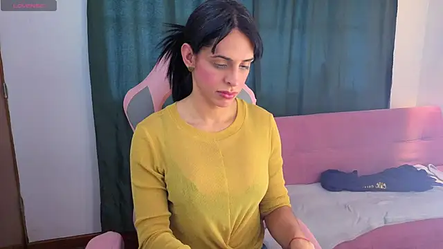 Snapshot of vittorialombardi__ chatting on June 2026 09:45:01 PM vittorialombardi online show from June 2026 09:45:01 PM