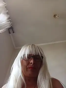 Rousmk1 online show from December 2024 05:04:02 PM