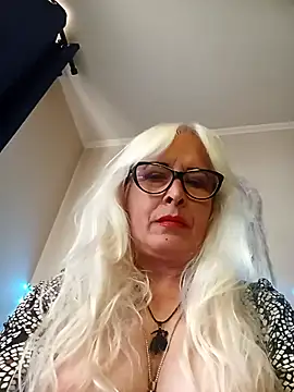 Rousmk1 online show from October 2025 12:19:01 PM