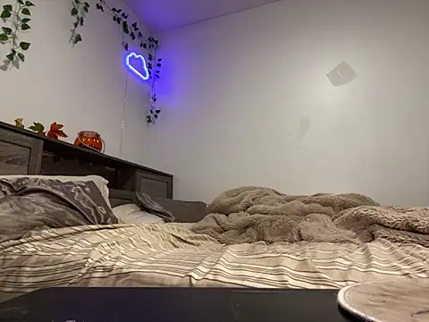 Kittyymaze1 online show from September 2025 12:11:02 PM