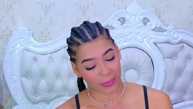 TiaraRosse online show from November 2025 01:55:02 PM