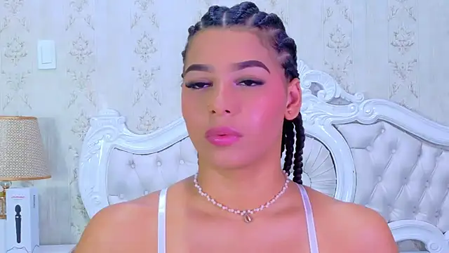 TiaraRosse online show from November 2025 03:56:01 PM