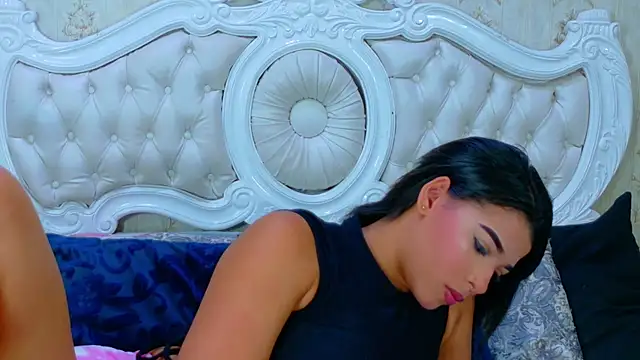 TiaraRosse online show from October 2025 05:09:02 AM