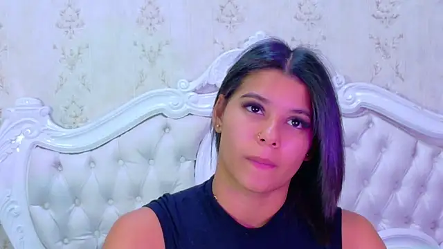 TiaraRosse online show from November 2025 01:37:01 PM