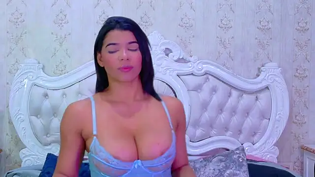 TiaraRosse online show from October 2025 05:15:01 PM