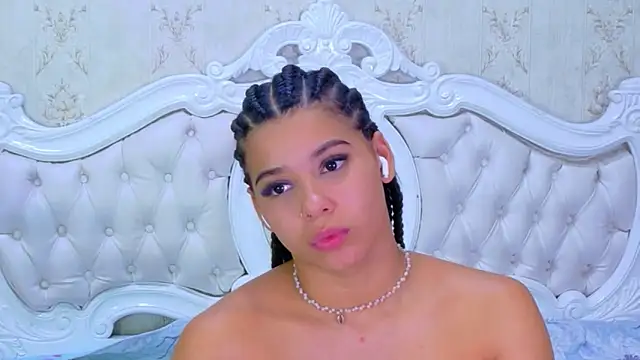 TiaraRosse online show from December 2025 01:56:01 PM