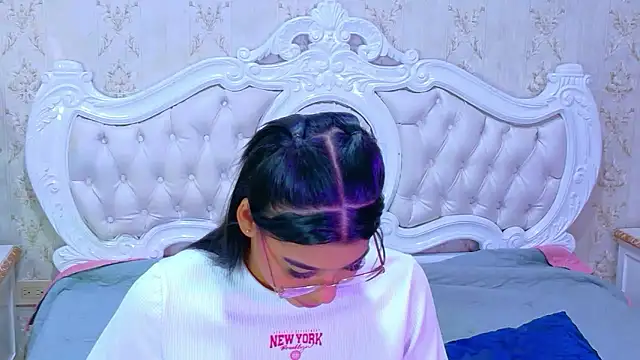 TiaraRosse online show from January 2026 01:15:01 PM