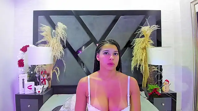 TiaraRosse online show from December 2025 04:03:02 AM