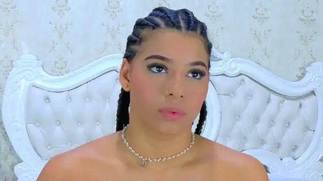 TiaraRosse online show from December 2025 12:18:02 PM