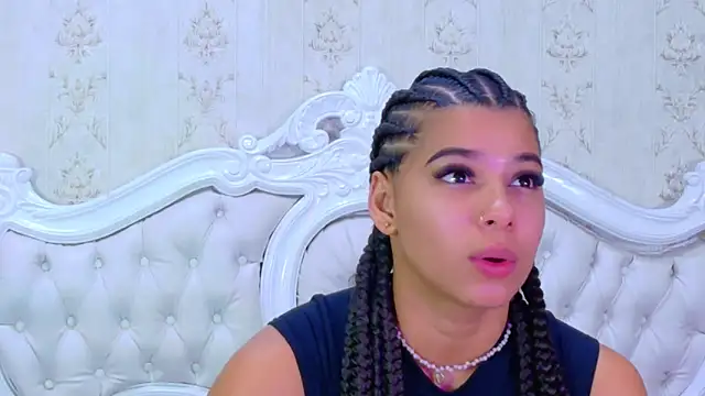 TiaraRosse online show from November 2025 01:32:02 PM