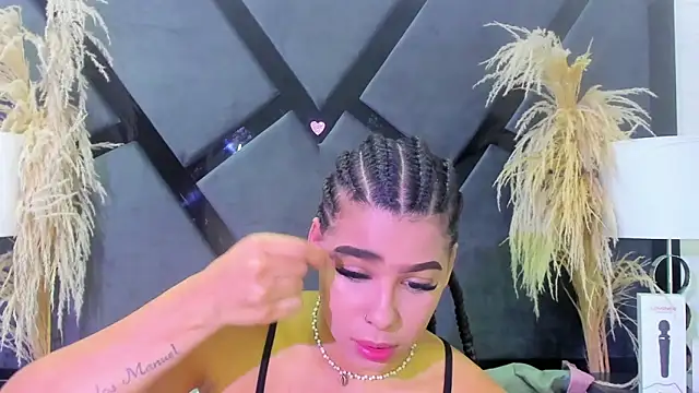 TiaraRosse online show from November 2025 04:57:02 AM