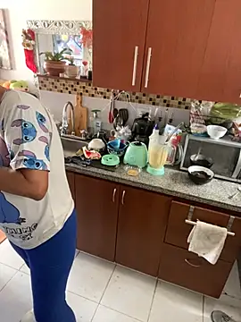 Cafeziitha02 online show from November 2025 04:33:01 PM