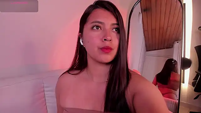 Rebeca Williams  online show from November 2025 11:47:01 PM