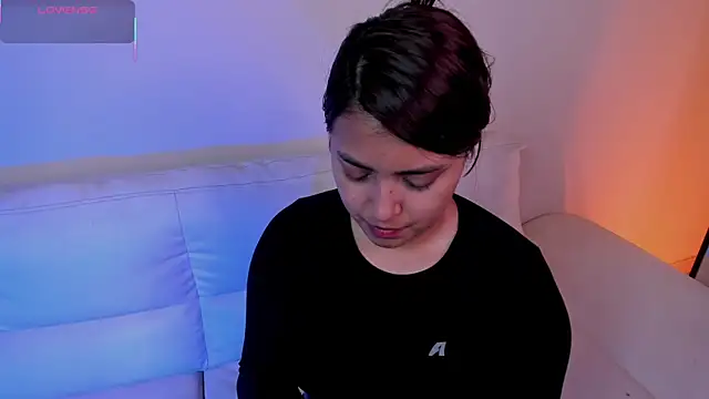 Rebeca Williams  online show from November 2025 12:47:02 AM